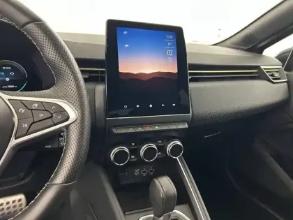 Photo 43 Renault Clio  E-Tech hybride 145