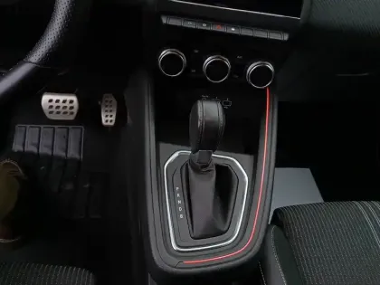 Photo 12 Renault Clio  E-Tech hybride 145