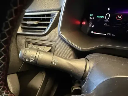 Photo 76 Renault Clio  E-Tech full hybrid 145 GSR2