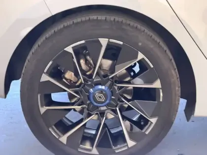 Photo 23 Renault Clio  E-Tech full hybrid 145 GSR2