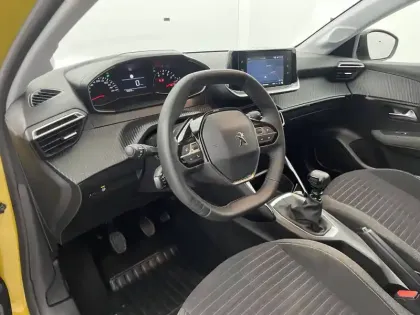 Photo 184 Peugeot 208  PureTech 100 S&S BVM6