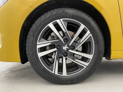 Photo 46 Peugeot 208  PureTech 100 S&S BVM6