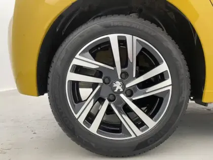 Photo 48 Peugeot 208  PureTech 100 S&S BVM6