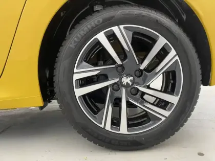 Photo 47 Peugeot 208  PureTech 100 S&S BVM6