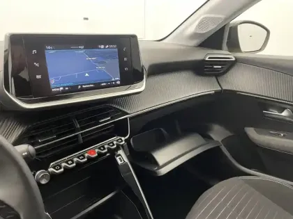 Photo 40 Peugeot 208  PureTech 100 S&S BVM6