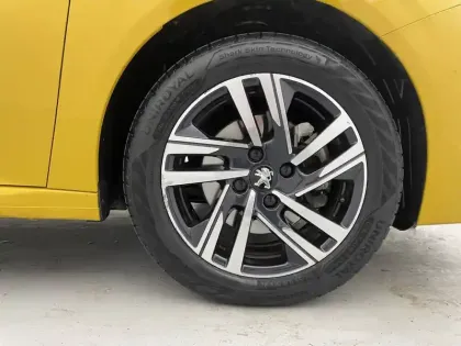 Photo 177 Peugeot 208  PureTech 100 S&S BVM6