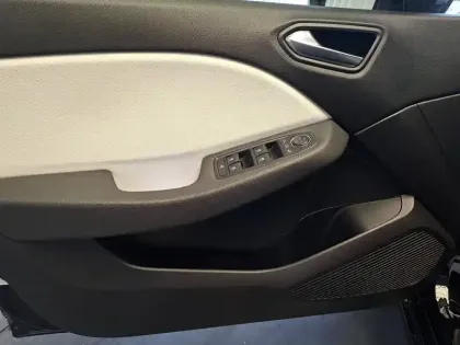 Photo 59 Renault Clio Gén. V (BJA) Ph1 Intens 5