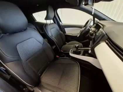 Photo 55 Renault Clio Gén. V (BJA) Ph1 Intens 5