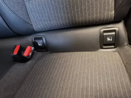 Photo 66 Renault Clio Gén. V (BJA) Ph1 Intens 5