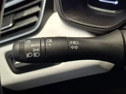 Photo 78 Renault Clio Gén. V (BJA) Ph1 Intens 5