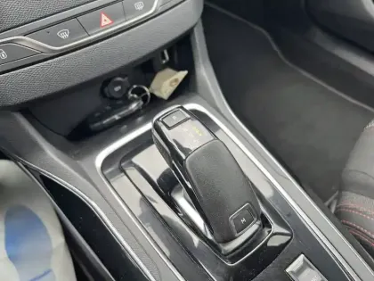 Photo 16 Peugeot 308  BlueHDi 130ch S&S EAT8