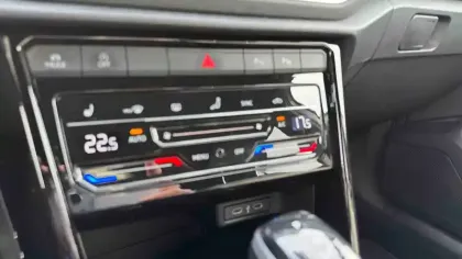 Photo 21 Volkswagen T-roc  1.5 TSI EVO2 150 Start/Stop DSG7