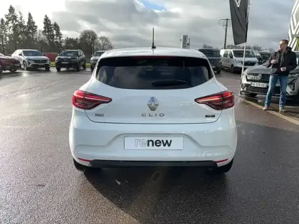 Photo 21 Renault Clio  E-Tech hybride 145