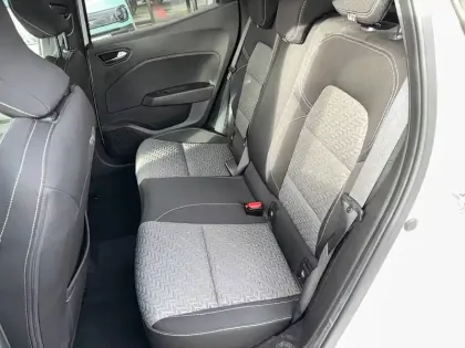 Photo 48 Renault Clio  E-Tech hybride 145