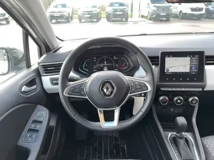 Photo 16 Renault Clio  E-Tech hybride 145