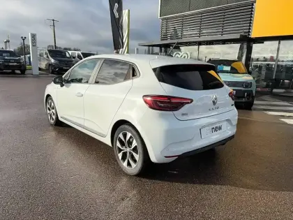 Photo 38 Renault Clio  E-Tech hybride 145