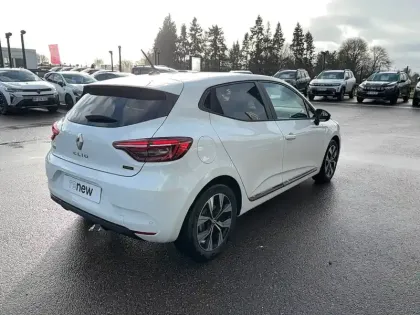 Photo 23 Renault Clio  E-Tech hybride 145