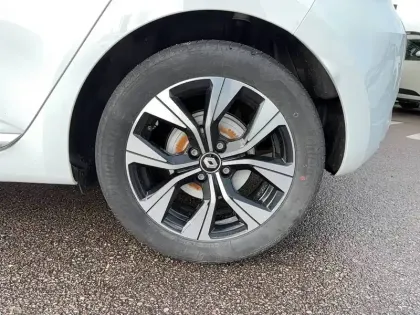 Photo 12 Renault Clio  E-Tech hybride 145