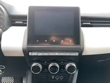 Photo 27 Renault Clio  E-Tech hybride 145