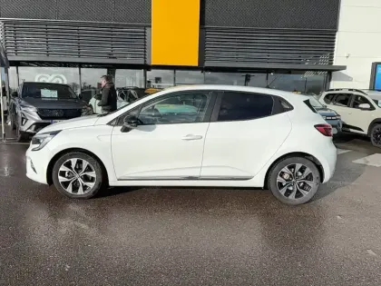 Photo 19 Renault Clio  E-Tech hybride 145