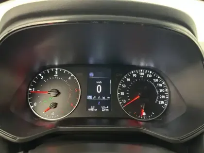 Photo 25 Renault Clio Gén. V (BJA) Ph1 Business 5