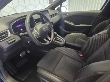 Photo 8 Renault Clio  E-Tech full hybrid 145 GSR2