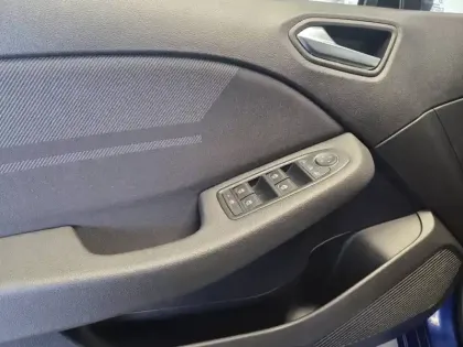 Photo 91 Renault Clio  E-Tech full hybrid 145 GSR2