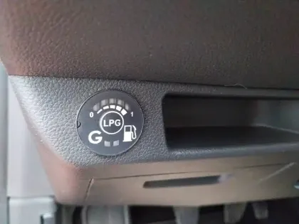 Photo 31 Renault Clio  Eco-G 100 GSR2