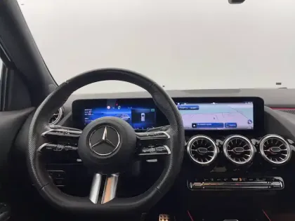 Photo 21 Mercedes GLA  200 d 8G-DCT