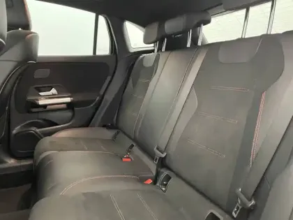 Photo 15 Mercedes GLA  200 d 8G-DCT