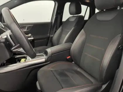 Photo 14 Mercedes GLA  200 d 8G-DCT