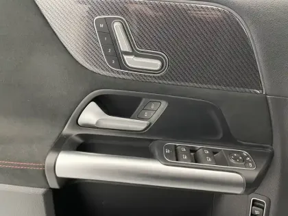 Photo 26 Mercedes GLA  200 d 8G-DCT