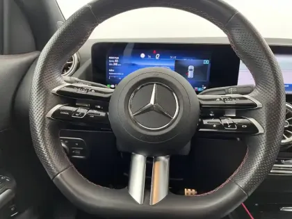 Photo 22 Mercedes GLA  200 d 8G-DCT