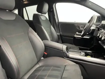 Photo 27 Mercedes GLA  200 d 8G-DCT