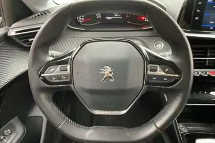 Photo 18 Peugeot 208  PureTech 100 S&S BVM6