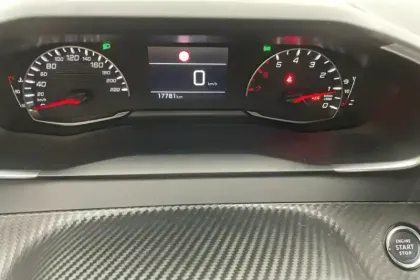 Photo 16 Peugeot 208  PureTech 100 S&S BVM6