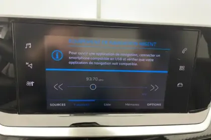 Photo 33 Peugeot 208  PureTech 100 S&S BVM6