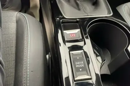 Photo 36 Peugeot 208  PureTech 100 S&S BVM6