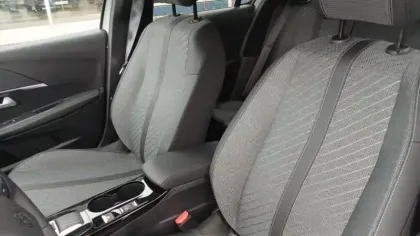 Photo 9 Peugeot 208  Electrique 50 kWh 136ch