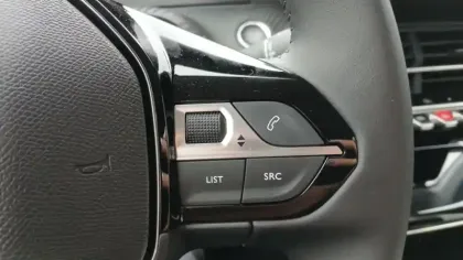 Photo 19 Peugeot 208  Electrique 50 kWh 136ch