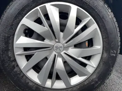 Photo 37 Peugeot 208  PURETECH 75 S&S BVM5