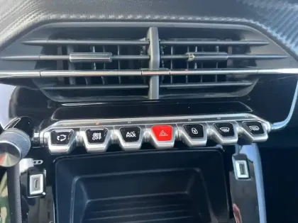 Photo 18 Peugeot 208  PureTech 100 S&S BVM6