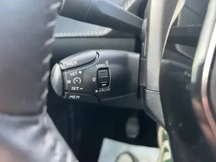 Photo 20 Peugeot 208  PureTech 100 S&S BVM6