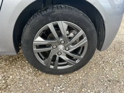 Photo 10 Peugeot 208  PureTech 100 S&S BVM6