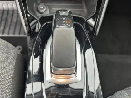 Photo 13 Peugeot 2008  Electrique 136 ch