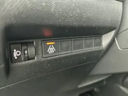 Photo 26 Peugeot 2008  Electrique 136 ch