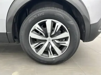 Photo 12 Peugeot 2008  Electrique 136 ch