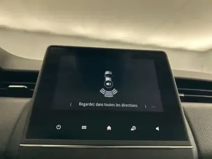 Photo 82 Renault Clio Gén. V (BJA) Ph1 Business 5