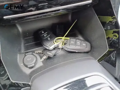 Photo 20 Peugeot 2008  BlueHDi 130 S&S EAT8