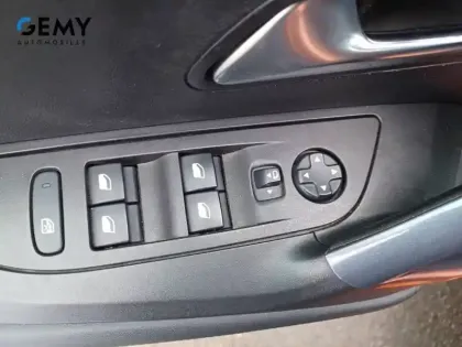 Photo 12 Peugeot 2008  BlueHDi 130 S&S EAT8